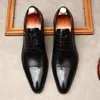 Mens artesanais de couro genuíno sapatos formais apontados toe Oxford Italiano Bullock Bullock Cinzelado Sapatos de Negócios Homens G43