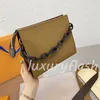 Hombres Mujeres Diseñadores de bolsas de embrague Impresión de letras clásicas con correa de cadena Vintage Colling Crossbody Bolsas para el hombro Bolsas de bolsos para el pecho del hombro