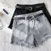 Zomer vrouwen gat denim zwarte shorts hoge taille met riem casual vrouwelijke effen kleur rafelige blauwe jeans 210722