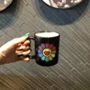 Säljer Chicago ComplexCon Flower Mug Seven-Color Flower Temperatur Changing Black Ceramic Milk Coffee Cup 400ML283I4053917
