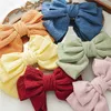 Korea Fashion Barrettes Hårklipp för Kvinnor Tjejer Huvudbonader Trendig Fast Färg Bowknot Hairpin Spring Clip Hårtillbehör