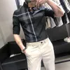 Camicie casual da uomo Camicia a manica media Tendenza scozzese Sottile manica a cinque punte Rete estiva Rosso Stile estero Abbigliamento piccolo pollice