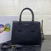 Women Luxurys Designers Bags 2021 sac à bandoulière mode et confortable P numéro de maison: 1BA232 taille: 31 * 22,5 * 13,5 cm