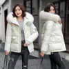 Vielleicht女性冬のフード付き厚い短いジャケットの固体カジュアルな光沢のある暖かい綿パッド入りパーカーの毛皮の襟コート211013