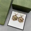 Boucles d'oreilles à charme en diamant de couleur chic Fleur Double lettre Pendent Studs Femmes Floral Designer Eartrop With Stamps for Lady Gift6207498