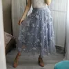 Роскошная женщина юбки корейский стиль мода эластичные талии аппликации вышивка цветочные сетки юбка длинные марлевые шариковые юбка 210309