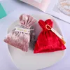 Creative Velvet Drawstring Gift Wrap 11x14cm Sac cadeau rouge pour mariage Petits cadeaux en or Pochettes à bonbons