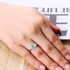 Pierścienie klastra Luxruy 925 Solidny srebrny pierścień 2 ct okrągły trzy kamienie opaska syntetyczna sona dla kobiet zaręczyn ślubny