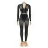 Pantaloni a due pezzi da donna 2022 Arrivi Abito di cristallo lucido (nero) Top corto e leggings con rivetti con strass trasparenti autunnali