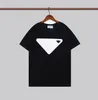 22SS Moda para hombre Diseñadores de camisetas Hombres Ropa Negro Blanco Camisetas de manga corta Mujeres Casual Hip Hop Streetwear Camisetas con triángulo invertido