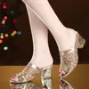 Slippers 2021 Summer Glitter Mesh Sandálias Moda Moda Espie os sapatos de salto grossos casuais deslizam em plus size 35-43
