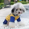 Abbigliamento per cani 2021 Est Abbigliamento per animali domestici caldi a quattro zampe Abiti di design per cartoni animati carini per maglione autunnale e invernale Cappotto di colore grigio giallo