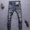 Włoski Styl Moda Mężczyźni Jeans Disted Retro Blue Elastyczne Slim Fit Ripped Haft Designer Vintage Denim Spodnie 0Nz5