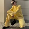 여성의 두 조각 바지 니트 세트 여성 터틀넥 스웨터 늑골이있는 바지 정장 여성 긴 소매 캐주얼 패션 복장 2021 겨울