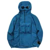 2023SS 011 Mens jaquetas de casaco com capuz Goggle Primavera e outono Marca de moda de Windbreaker ao ar livre Metal Nylon