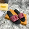 scarpe casual di alta qualità Pantofole firmate Fahsion Infradito da spiaggia da donna Sandali Sandali con ricamo piatto in pelle di lusso