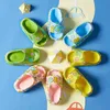 春の夏の子供の靴のための女の子の男の子のカジュアルなファッション漫画のアクティブな子供赤ちゃん幼児フリップフロップゴム210615