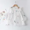 ベアリーダーガールズカジュアルドレス夏の子供花層衣装キッズプリンセスvestidos子供のノースリーブ衣装2-6Y 210708