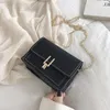 Sacos de noite Pequeno saco feminino 2023 verão onda estilo coreano retro quadrado selvagem de um ombro mensageiro crossbody mulheres