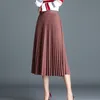 女性の固体プリーツラッシュミッドスカート高品質のAライン膝の長さミディスカートピンクバーガンディグリーンアイボリーホワイトスカート210315