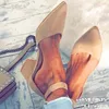 Scarpe eleganti 2021 Fashion Tacco corto conciso con décolleté bassi Sandali in pelle scamosciata con bocca poco profonda a punta Cinturino con fibbia per donna
