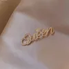 Mode Creatieve Sieraden Rhinestone Broche "Queen" Word Pin Gift aan Lady Luxe Crystal Revers Pin voor Vrouwen Vrouw