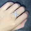 Mode-Bogen-Design-Ringe, glänzender Kubikzircon-Kristall, Eheringe, Charm-Fingerring mit CZ-Diamantstein für Frauen, Verlobungsschmuck