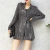 Damskie garnitury Blazery ładne projektant mody Sliver Cequined Blazer Women Long Sleeve V Neck Office Damie Turn-Down Kurtka Kurtka