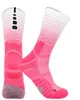 Blandad textil skiljer vänster och höger fot Vuxenhandduk Botten Utomhus Sport Socks Trend Mäns Elite Socks Middle Tube Basketball Sock