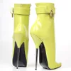 JIALUOWEI 7 pollici Tacco alto Metallo Balletto Fetish Spike Lucchetto Stivaletti Punta a punta sexy Giallo senape Vernice lucida PU Scarpe da donna Punk gotico Lolita Pole dance esotica