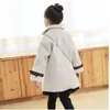 Симпатичные девочки длинные стиль шерстяные пальто с жемчужной кнопкой осень зима детские куртки детская девушка для детей 2-7 лет