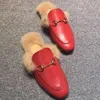 2021 Designer luxe vrouwen zomer kant fluwelen slippers lederen muilezels loafers flats met gesp bijen slang patroon