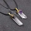 Naturalne Clear Quartz Crystal Point Wisiorek z surowym Szorstkim Ametystowym Czarnym Turmalinem Kamień Naszyjnik Pozłacany Nieregularny Biały Rock Gemstone Healing Naszyjniki