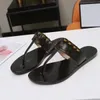 Kobieta Płaskie Designer Designer Buty Superior Quality Prawdziwej Skóry Moda Casual Little Pszczoła Guma Dolny Klapki Rozmiar 35-45.