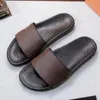 Män kvinnor slipper laser sommar sandaler strand glidor fritid tofflor damer sandali badrum skor klassisk brunt tryck blomma 01