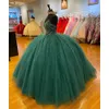 2022 Bling Hunter Verde Quinceanera Vestidos Espaguete Correias Beading Crystal Aberto Back Sparkly Tule Doce 16 Vestido Prom Formal Graduation Dress