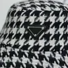 مصمم دلو القبعة قبعة أزياء الرجال نساء القبعات المجهزة جودة عالية الأزياء الأزياء الصياد Houndstooth Sun Caps Woolen Hat233b