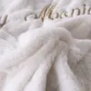 Sängkläder sätter mjuk slät uppsättning fast färg vinter varm polyester fluffig tjock tvättbar kawaii juda de cama hem dekor ec50ct