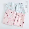 Świeże 100% Gaza Bawełniana Piżamy Zestawy Kobiety Wiosna Summer Japoński Kawaii Truskawkowy Homewear Casual Długi Rękaw Kobiety Pleaswear 211112