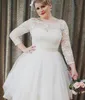 Plus Size Abiti da sposa corti Stile vintage A-Line Scollo rotondo 3/4 Manica lunga Pizzo Lunghezza tè Abiti da sposa Vendite calde Personalizzate