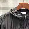 Griglia di ventilazione da uomo primaverile e autunnale Tinta unita Cerniera con cappuccio Cappotto d'amore Chao Utensili di marca Top Stile semplice in Europa America Ricamo