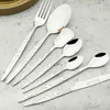 24Pcs Set di posate in oro vintage Set di stoviglie in acciaio inossidabile 18/10 Coltelli Forchette Cucchiaino da tè Posate da cucina Posate da tavola 211108