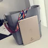 Nigedu ماركة مصمم المرأة حقيبة سعة كبيرة حزام ملون حقيبة الكتف بو الجلود دلو حقائب crossbody السيدات حقيبة اليد الكبيرة 210226