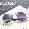 Solglasögon 2021 Oregelbundna Rimless Women Brand Designer Alloy Frame Overize Gradient Sun Glasses Fashion Female Clear Shades2627892