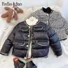 Ragazze invernali Parka Cappotto per bambini Bambino Bambino Bambini Vestiti caldi Moda imbottito Marchio Griglia Bottone perla da 3 a 14 anni 211203