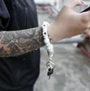 UPS fête des mères MAMA Silicone fête faveur poignet porte-clés pour femmes nouveau papillon anti-perte Bracelet perlé à la main cadeau