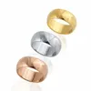 Europe America Fashion Style Ringar Män Lady Womens Guld / Silverfärg Metall Graverade Initialer Blomma 18K Guldpläterad Lovers Ring Size US6-US11