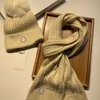 sciarpa gotica da donna sciarpa in cashmere cappello per gli amanti della moda invernale con palla di pelliccia di volpe abito classico da uomo e da donna designer per stare al caldo essenziale