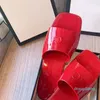 Luksusowy-2021 Marka Kobiety Pantofel Najwyższej Jakości Projektant Lady Sandals Lato Moda Jelly Slide High Heel Kapcie Luksusowe Przypadkowe buty