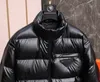 2021 Yeni erkek Klasik Aşağı Ceket Metal Üçgen Desen Sol Kol Işlemeli Kış Parker Sokak Tarzı Yüksek Kalite Özelleştirilmiş Açık Giyim